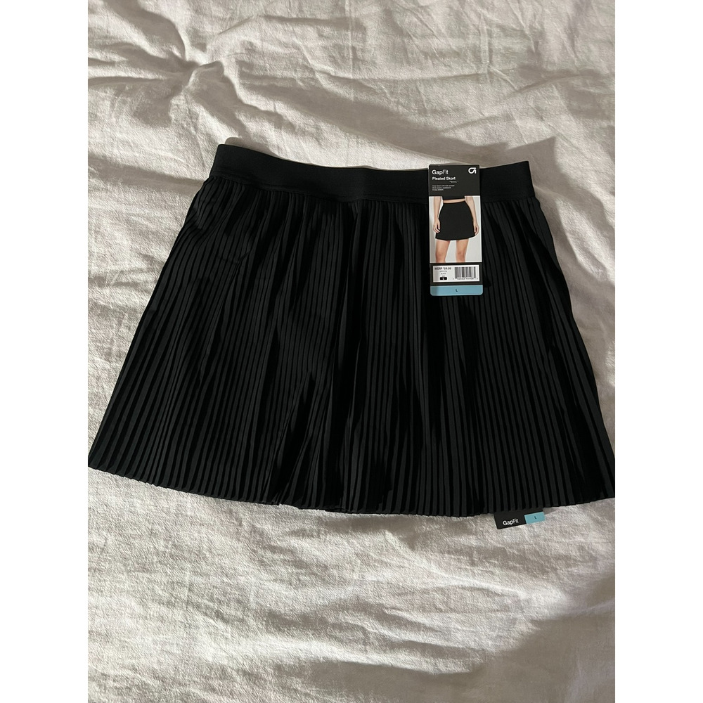 Gap Fit Pleated Skort, inner shorts with pockets elastic waist